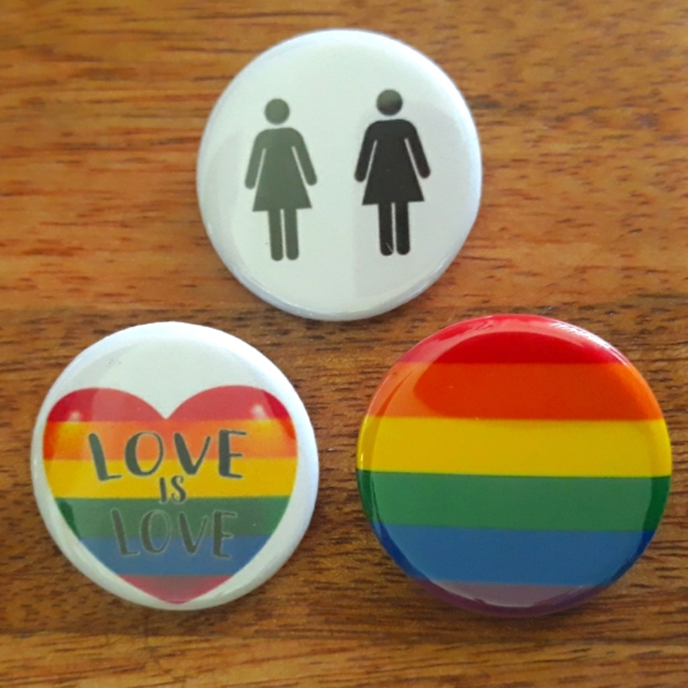 (New) Pinback Button Set - Picture 1 of 2